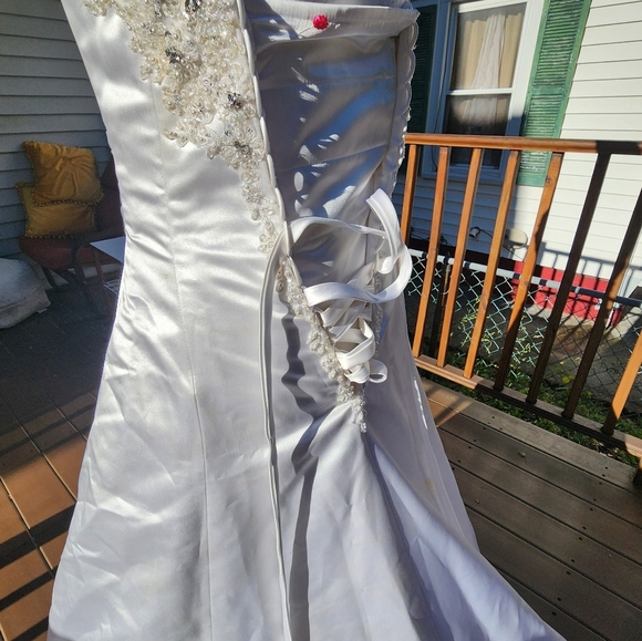 MAGGIE SOTTERO Couture White Strappless Adjustable Back Straps Bridal Dress 10 - Picture 3 of 11